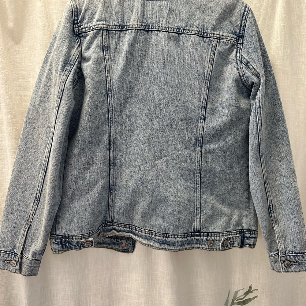 Women’s Denim Jacket with Sherpa Lining - Picture 2 of 2